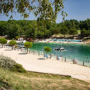 Vakantiepark Terres De France - Les Hameaux Des Lacs, Monclar-de-Quercy